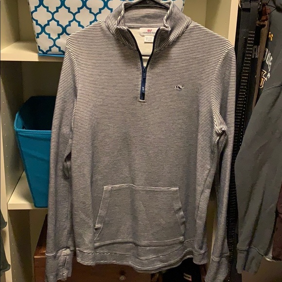 Vineyard Vines 1/4 zip - Picture 1 of 3
